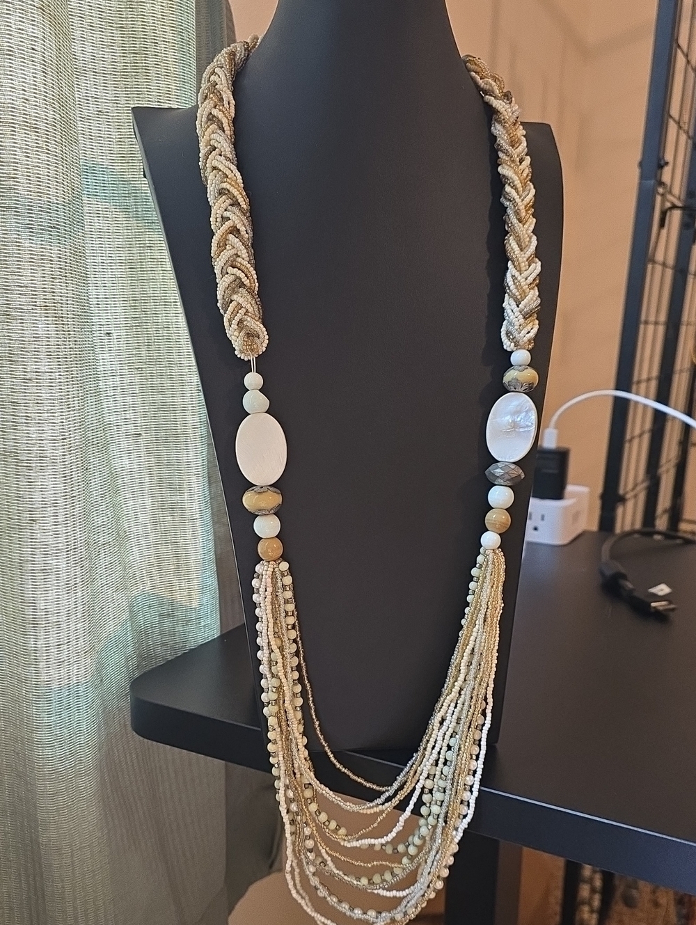 Stunning Bohemian Multi-Strand Seed Bead & Mother of Pearl Statement Necklace - Picture 8 of 8